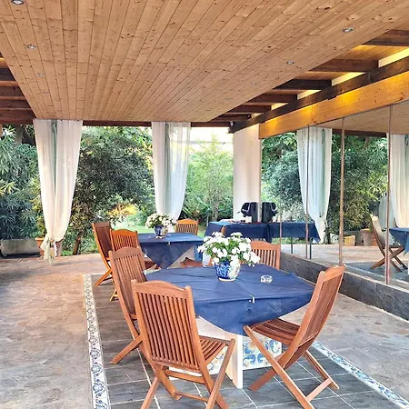 Il Dell'artista Bed & Breakfast Venetico